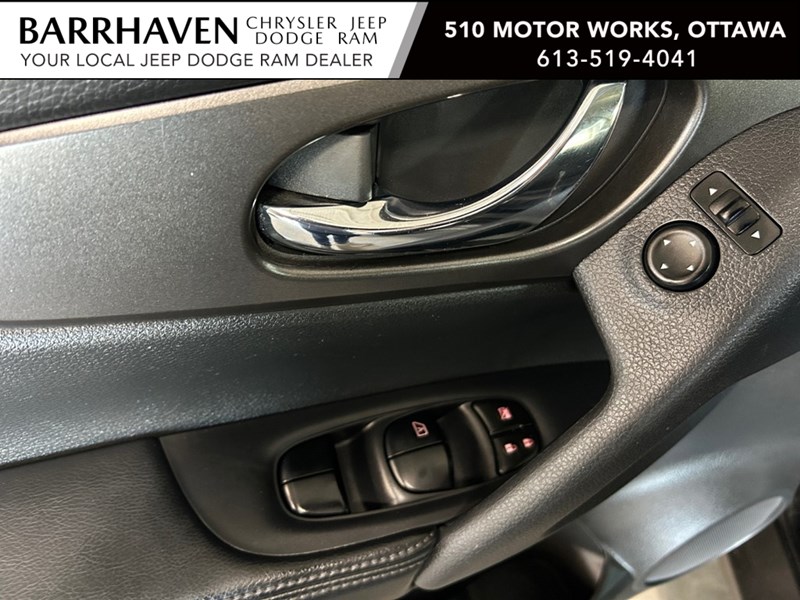 2015 Nissan Rogue S | Ultra Low KM's