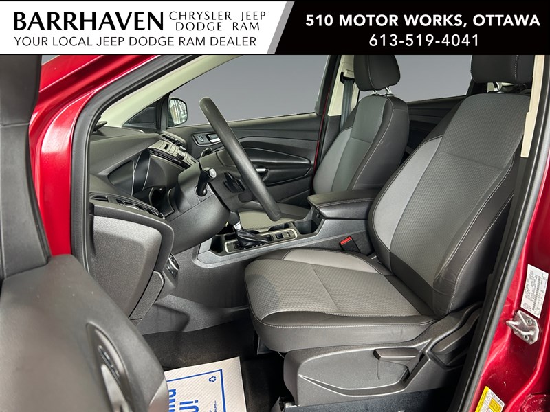 2017 Ford Escape SE | 4WD | Ultra Low KM's