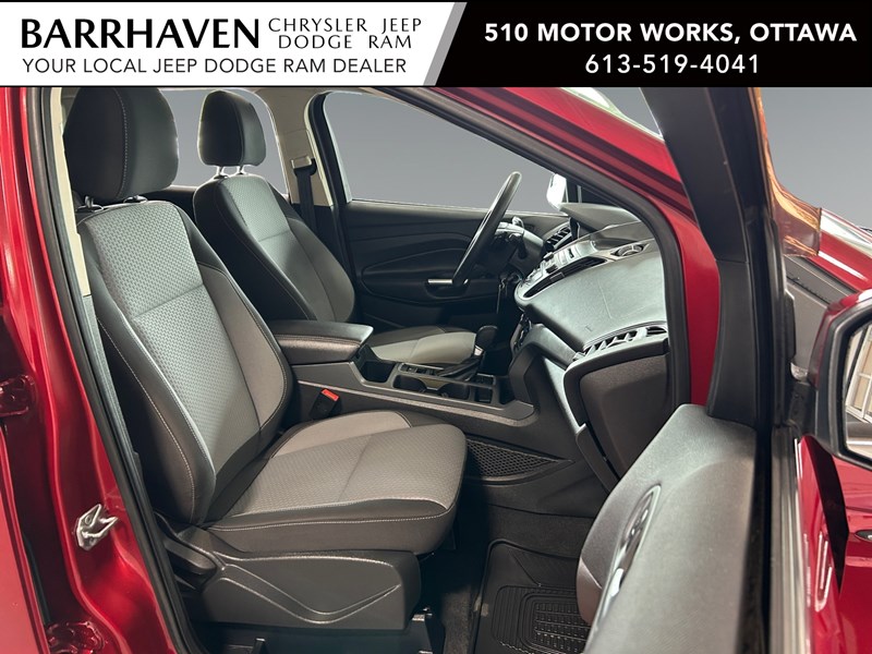 2017 Ford Escape SE | 4WD | Ultra Low KM's