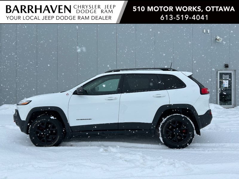 2017 Jeep Cherokee 4X4 Trailhawk | Ultra Low KM’s