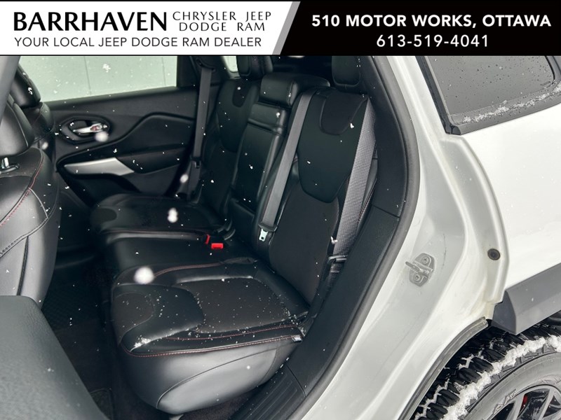 2017 Jeep Cherokee 4X4 Trailhawk | Ultra Low KM’s