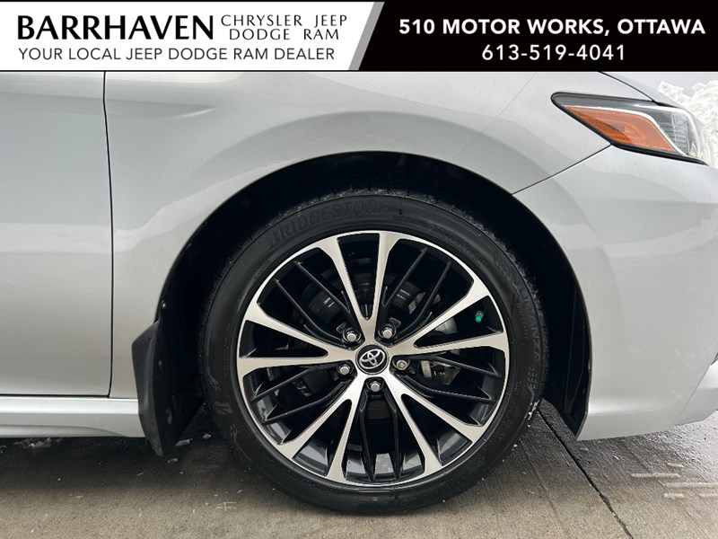 2018 Toyota Camry SE Upgrade | Sunroof | Ultra Low KM's