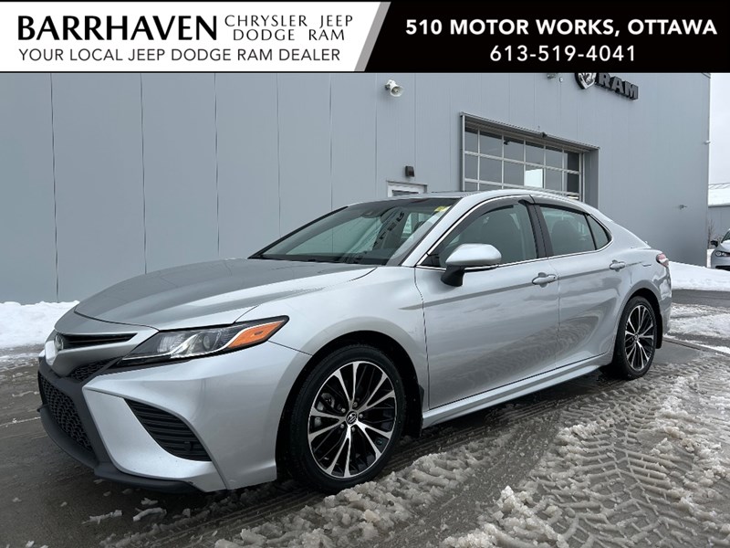 2018 Toyota Camry SE Upgrade | Sunroof | Ultra Low KM's