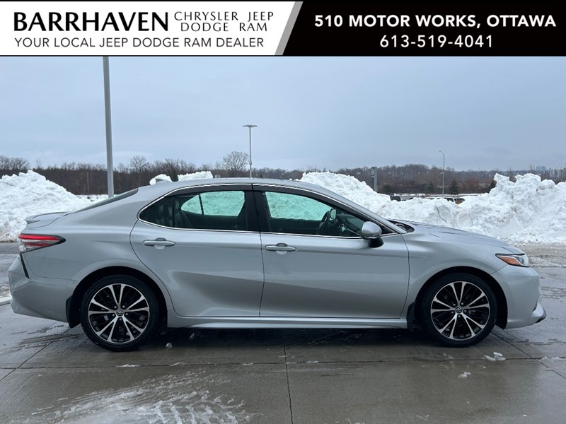 2018 Toyota Camry SE Upgrade | Sunroof | Ultra Low KM's