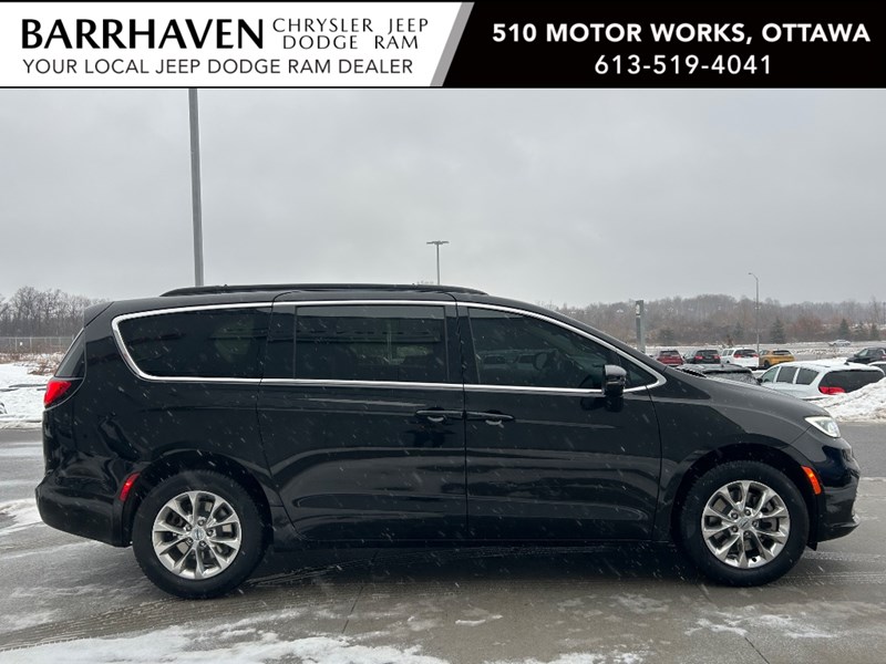 2022 Chrysler Pacifica Touring L AWD
