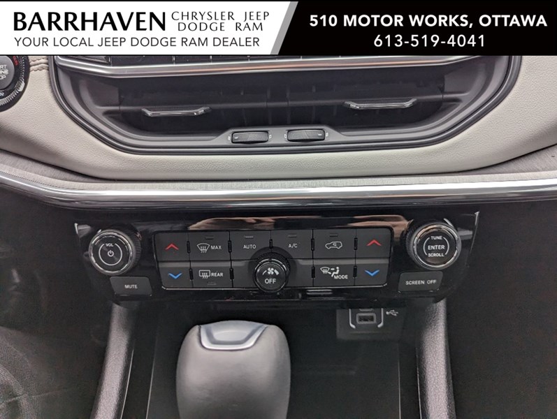 2023 Jeep Compass Limited 4x4 | Leather, Pano Roof, Premium Sound