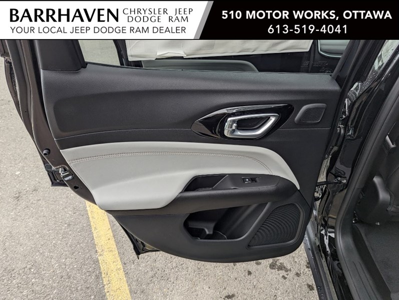 2023 Jeep Compass Limited 4x4 | Leather, Pano Roof, Premium Sound