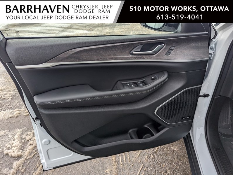 2023 Jeep Grand Cherokee 4xe 4x4 | Hybrid, Leather, Pano Roof, DVD