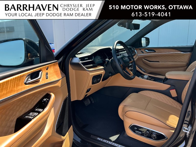 2023 Jeep Grand Cherokee 4xe Summit Reserve 4x4 | Hybrid, Leather, Pano Roof