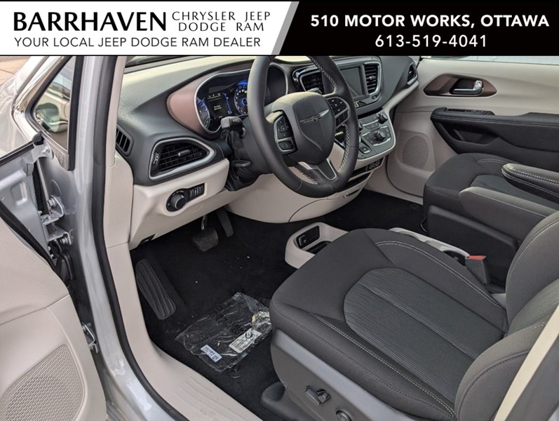 2024 Chrysler Grand Caravan SXT 2WD