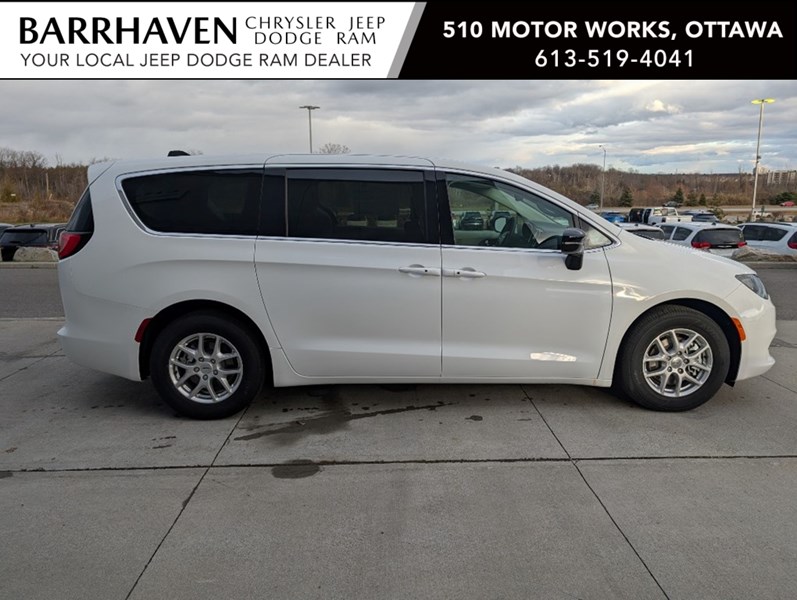 2024 Chrysler Grand Caravan SXT 2WD