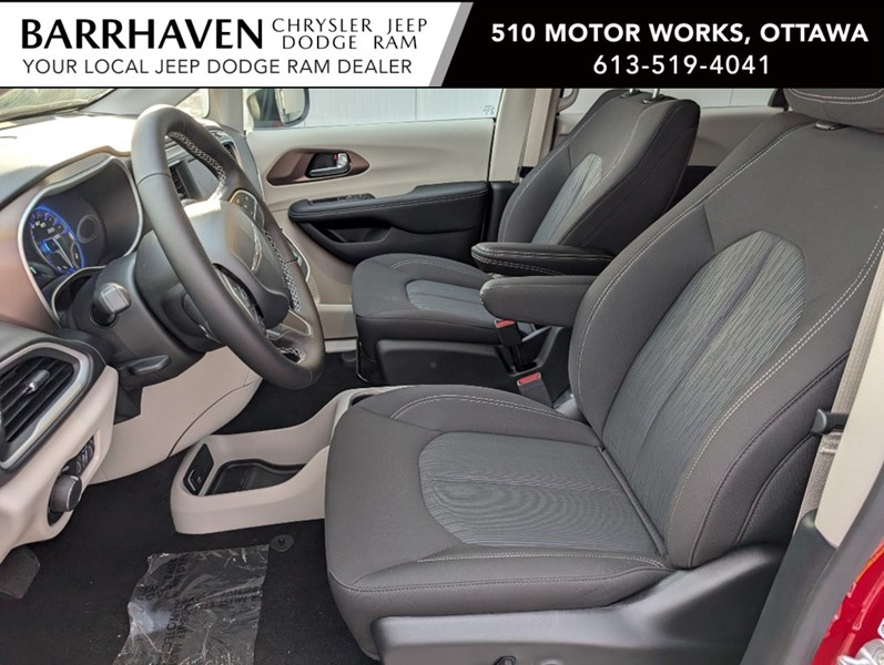 2024 Chrysler Grand Caravan SXT 2WD