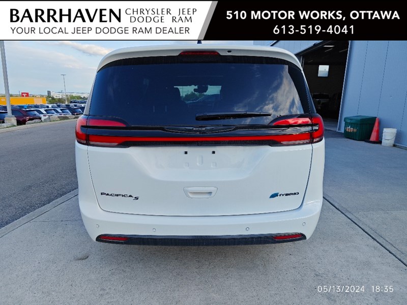 2024 Chrysler Pacifica Hybrid Premium S Appearance