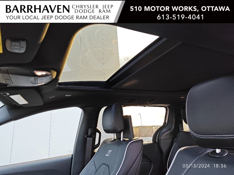 2024 Chrysler Pacifica Hybrid Premium S Appearance
