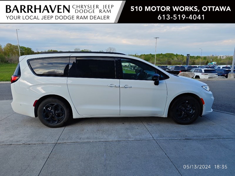 2024 Chrysler Pacifica Hybrid Premium S Appearance