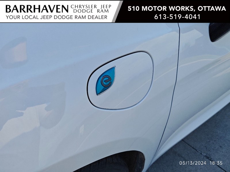 2024 Chrysler Pacifica Hybrid Premium S Appearance