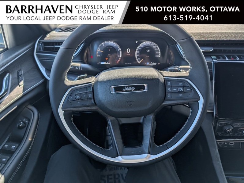 2025 Jeep Grand Cherokee Limited 4x4 | Pano Roof, Tow Package
