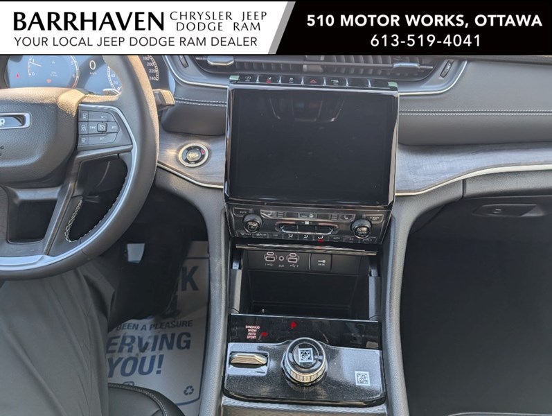 2025 Jeep Grand Cherokee Limited 4x4 | Pano Roof, Tow Package