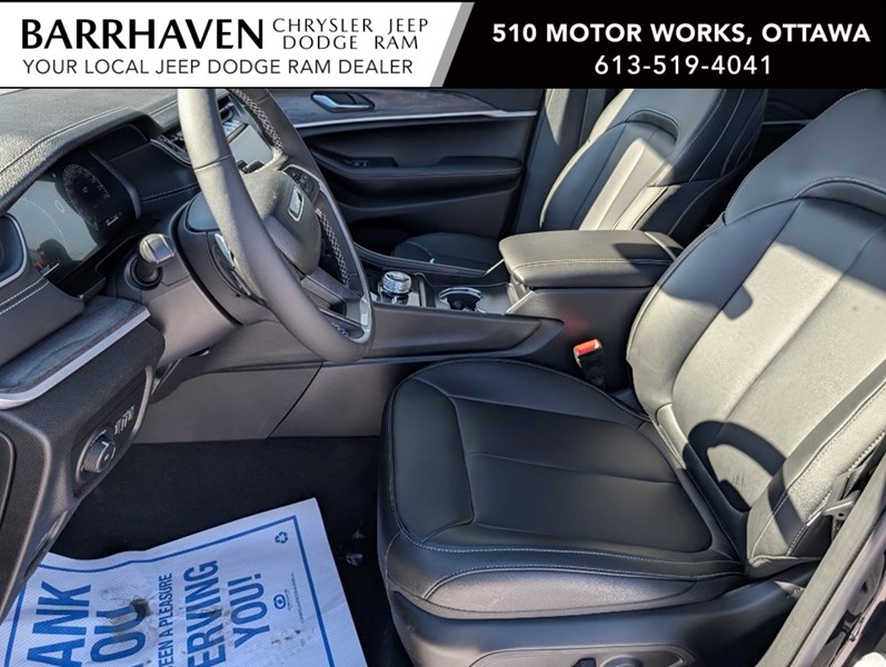 2025 Jeep Grand Cherokee Limited 4x4 | Pano Roof, Tow Package