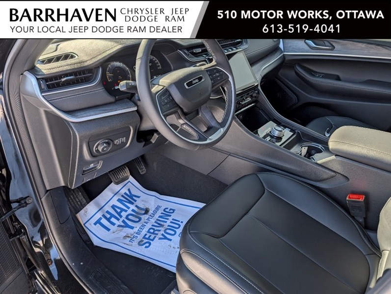 2025 Jeep Grand Cherokee Limited 4x4 | Pano Roof, Tow Package