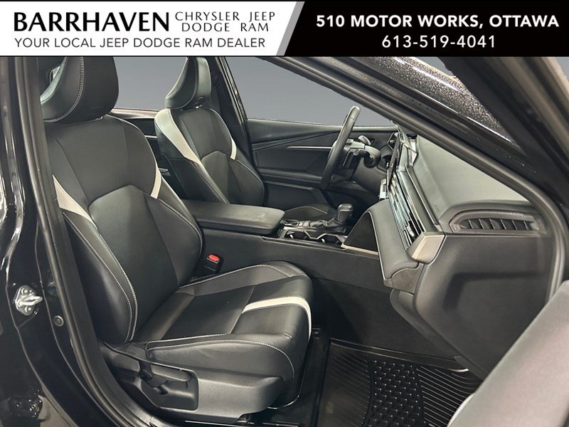 2025 Toyota Camry SE Hybrid | Like NEW
