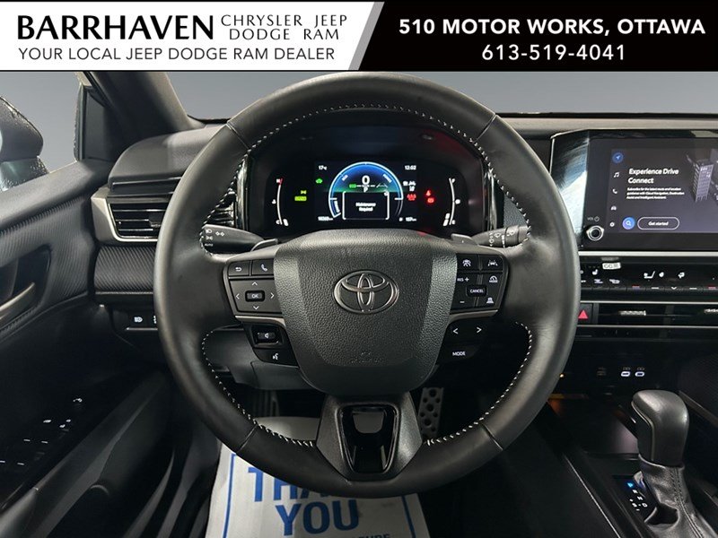 2025 Toyota Camry SE Hybrid | Like NEW