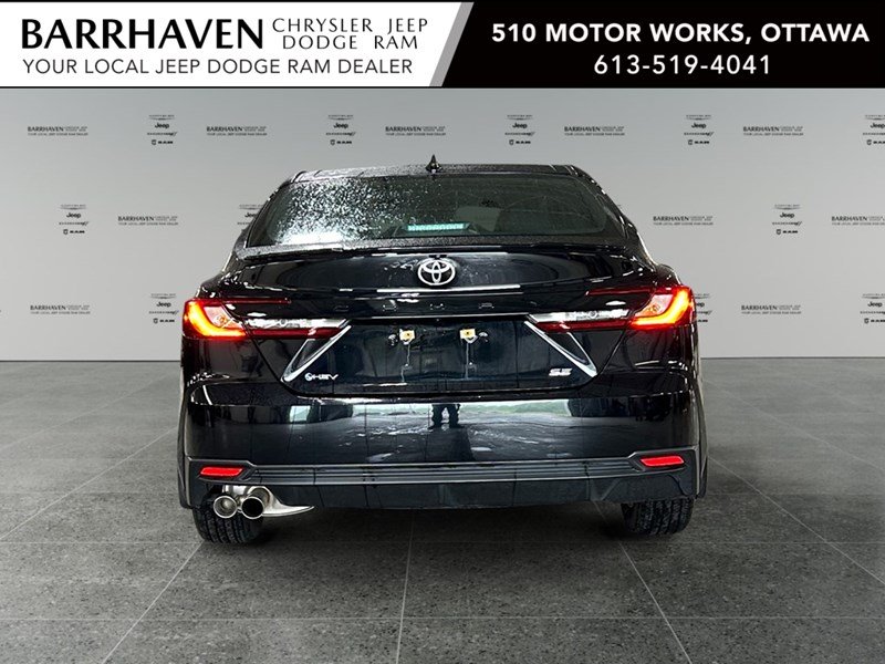 2025 Toyota Camry SE Hybrid | Like NEW