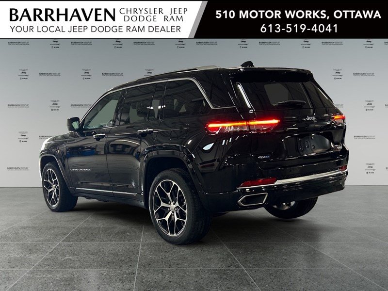 2023 Jeep Grand Cherokee 4xe Summit Reserve 4x4 | Hybrid, Leather, Pano Roof