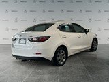 2017 Toyota Yaris Base (M6) image 5