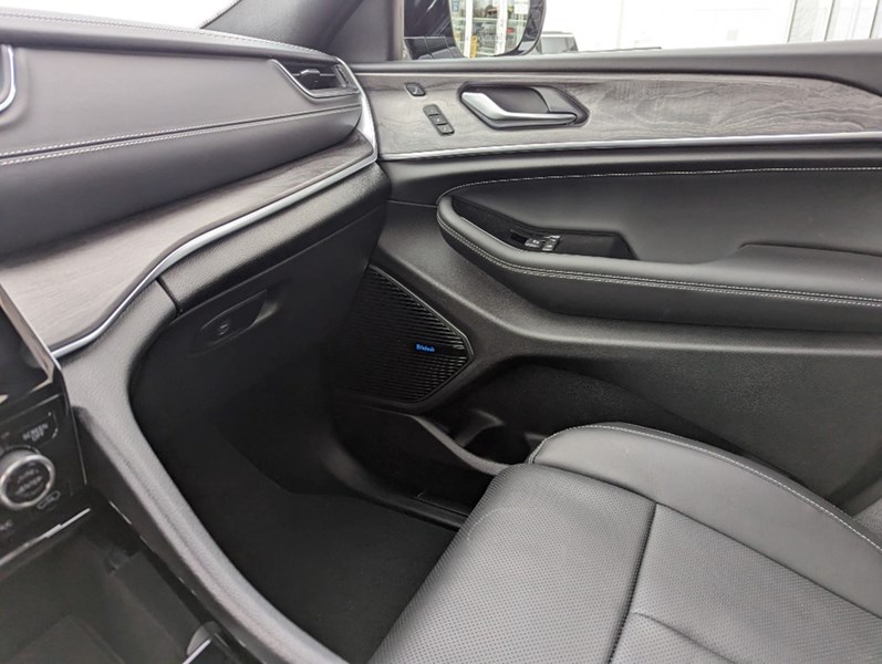 2022 Jeep Grand Cherokee L Overland 4x4 | Leather, Nav, 7 Passenger