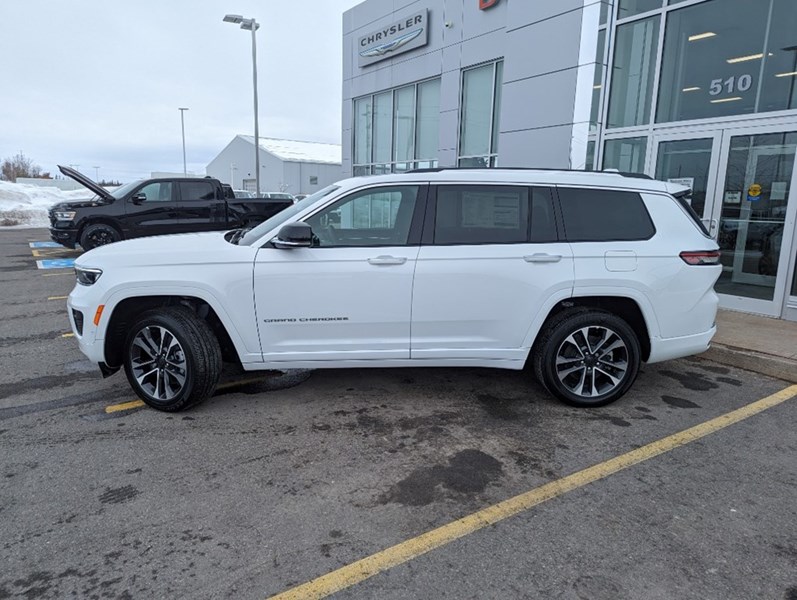 2022 Jeep Grand Cherokee L Overland 4x4 | Leather, Nav, 7 Passenger
