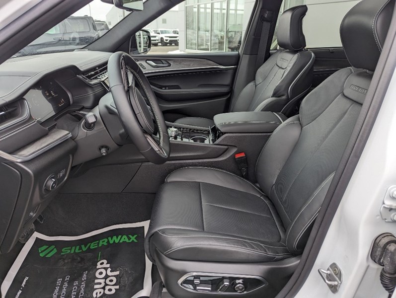 2022 Jeep Grand Cherokee L Overland 4x4 | Leather, Nav, 7 Passenger