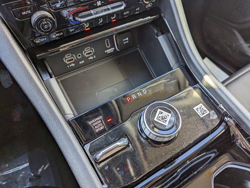 2023 Jeep Grand Cherokee Limited 4x4 | Leather, Pano Roof, Luxury Tech