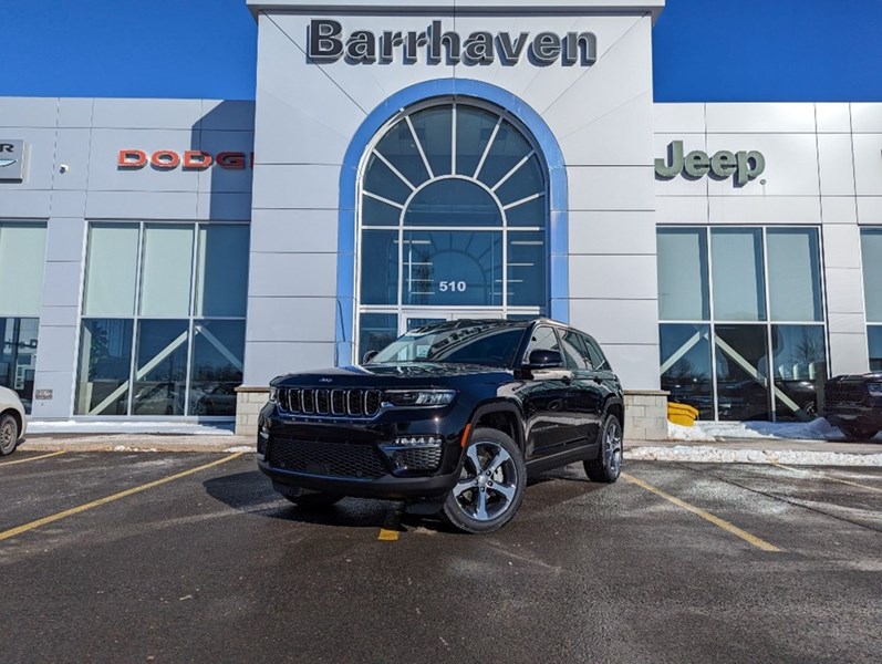 2023 Jeep Grand Cherokee Limited 4x4 | Leather, Pano Roof, Luxury Tech
