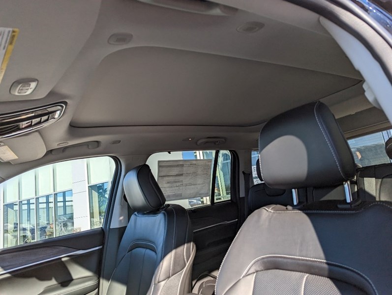 2023 Jeep Grand Cherokee Limited 4x4 | Leather, Pano Roof, Luxury Tech
