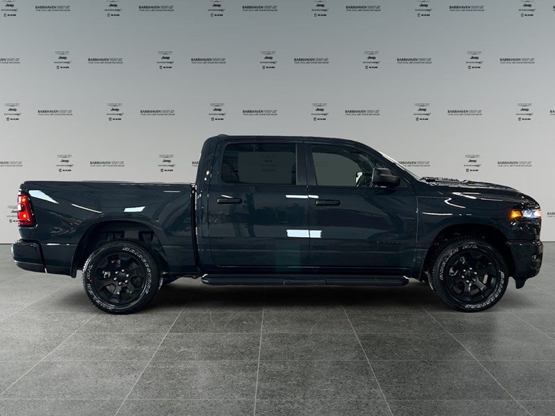 2026 RAM 1500 Express 4x4 Crew Cab 5'7" Box