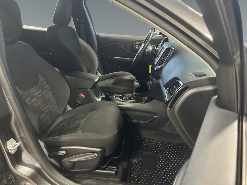 2019 Jeep Cherokee North | Low KM's