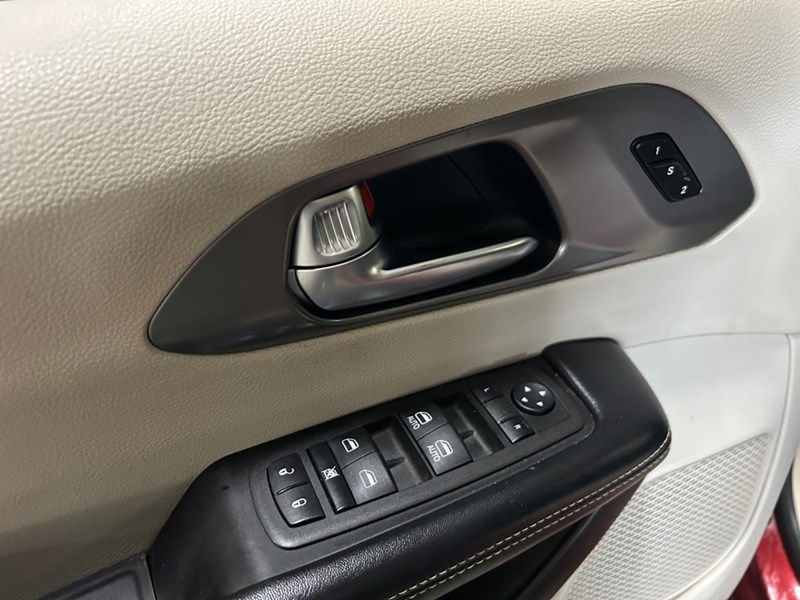 2022 Chrysler Pacifica Hybrid Touring L | Local Trade IN