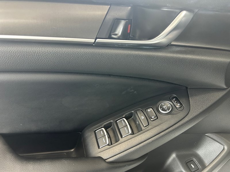 2018 Honda Accord LX | Ultra Low KM's