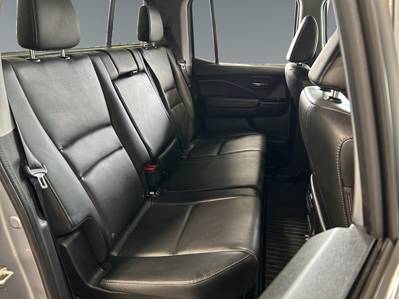 2019 Honda Ridgeline EX-L AWD | Ultra Low KM's