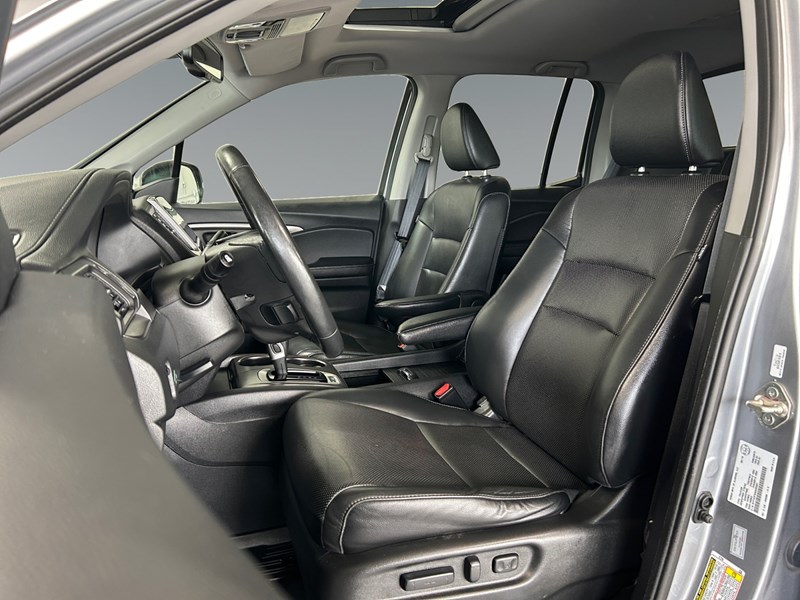 2019 Honda Ridgeline EX-L AWD | Ultra Low KM's