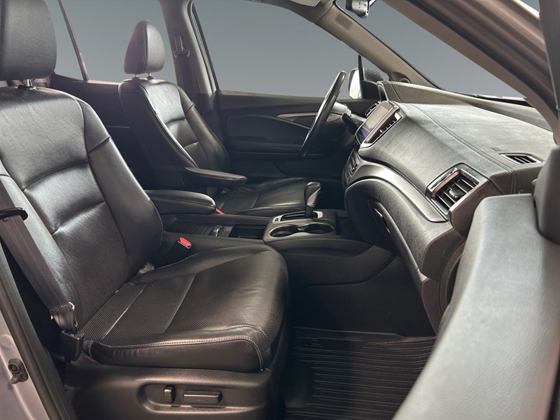 2019 Honda Ridgeline EX-L AWD | Ultra Low KM's