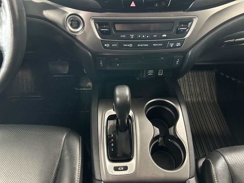 2019 Honda Ridgeline EX-L AWD | Ultra Low KM's