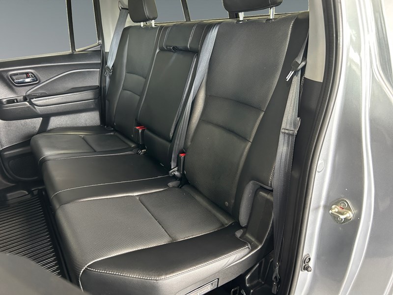 2019 Honda Ridgeline EX-L AWD | Ultra Low KM's