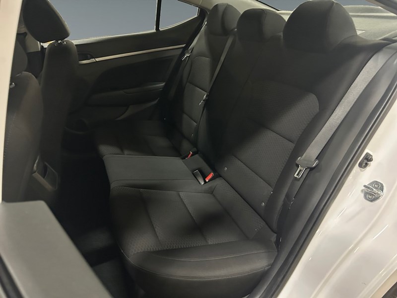 2020 Hyundai Elantra Preferred IVT | Low KM's