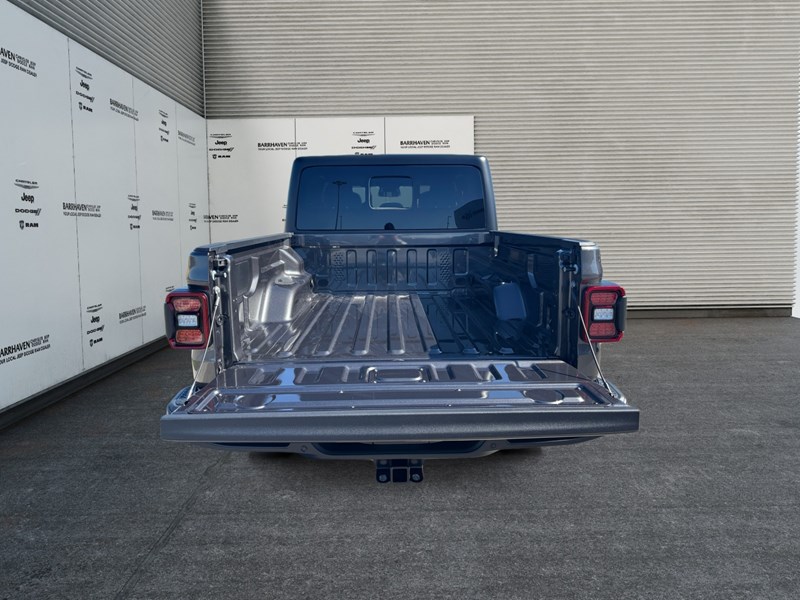 2026 Jeep Gladiator Willys 4x4