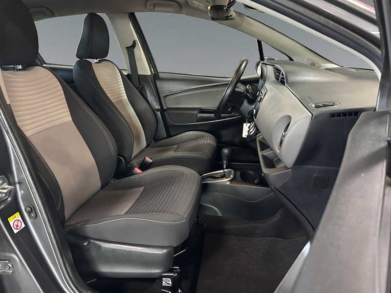 2019 Toyota Yaris LE Hatch | Ultra Low KM's
