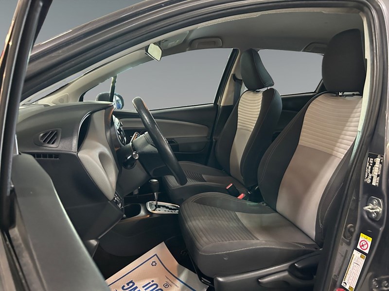 2019 Toyota Yaris LE Hatch | Ultra Low KM's