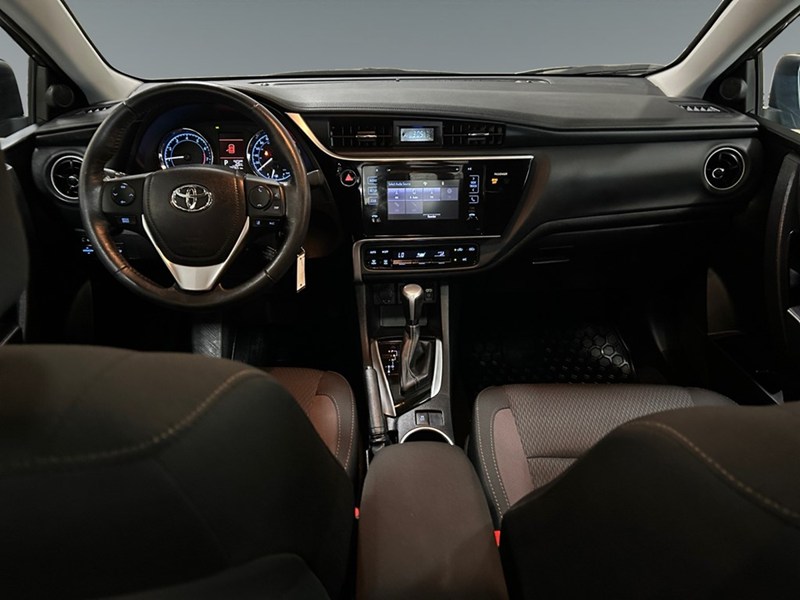 2017 Toyota Corolla LE Upgrade | Sunroof | Alloy Wheels | Ultra Low KM