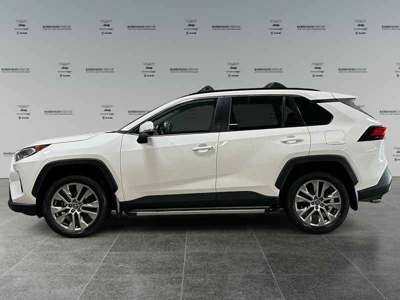 2020 Toyota RAV4 XLE  Premium AWD
